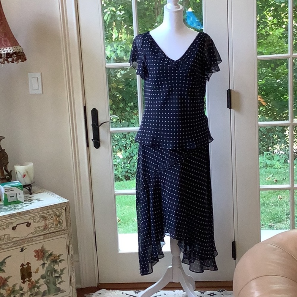 Vintage Adrianna Papell 2 piece navy,100% silk dress. Size 6
